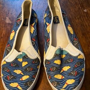 Cute black and yellow lab keds slip on sneakers gently used size 8